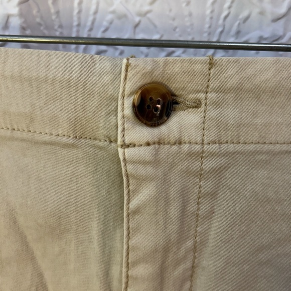 NWT Old Navy Tan Everyday Size Medium Short - Picture 3 of 8